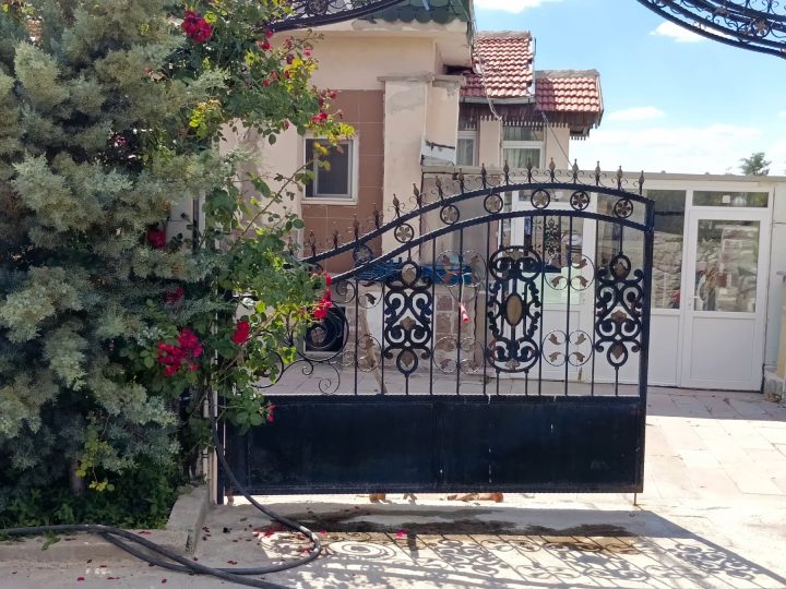 Elmadağ Piknik ferforje bahçe kapısı