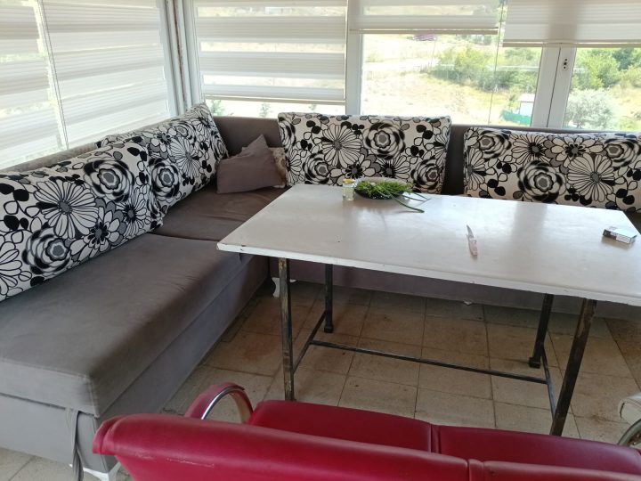 Elmadağ Piknik kış bahçesinde köşe koltuk