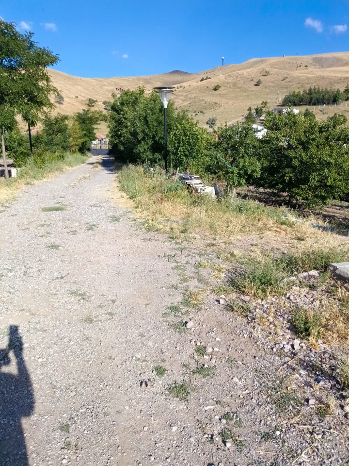 Elmadağ Piknik meyve bahçesi patikası