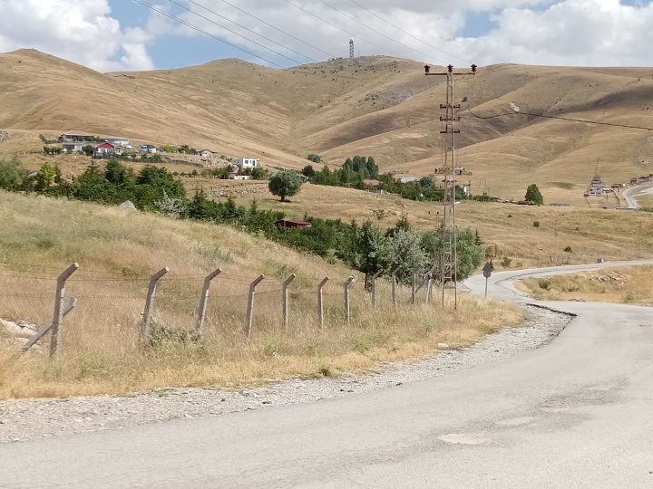 Yakupabdal tepelerinden Elmadağ Piknik yolu